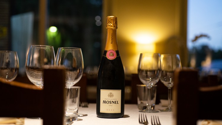 CASSOEULA & BOLLICINE Franciacorta MOSNEL